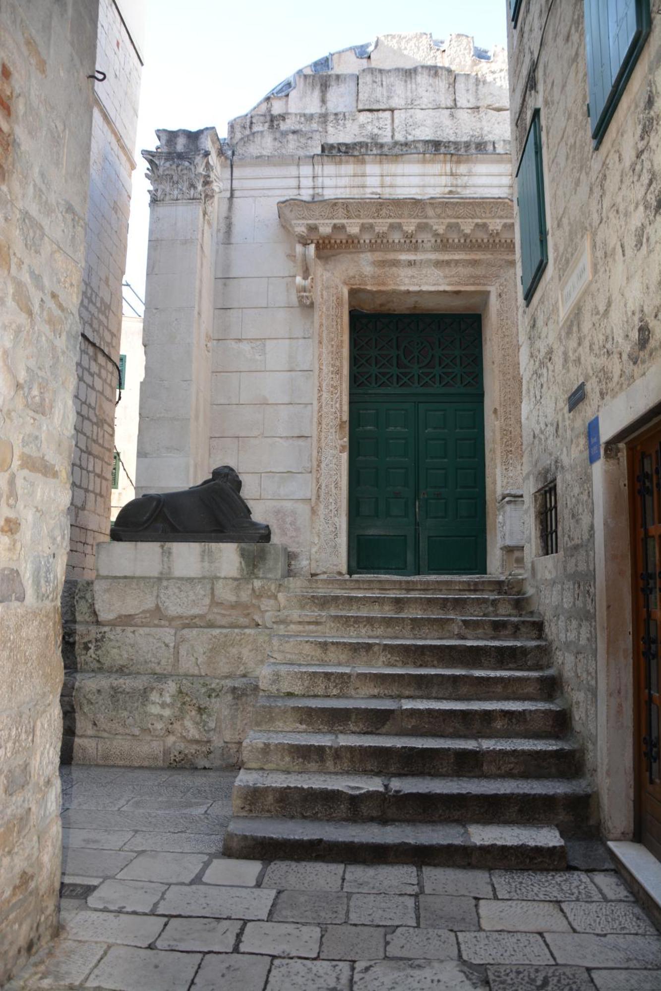 Largo Apartment In The Heart Of Diocletian Palace Сплит Екстериор снимка