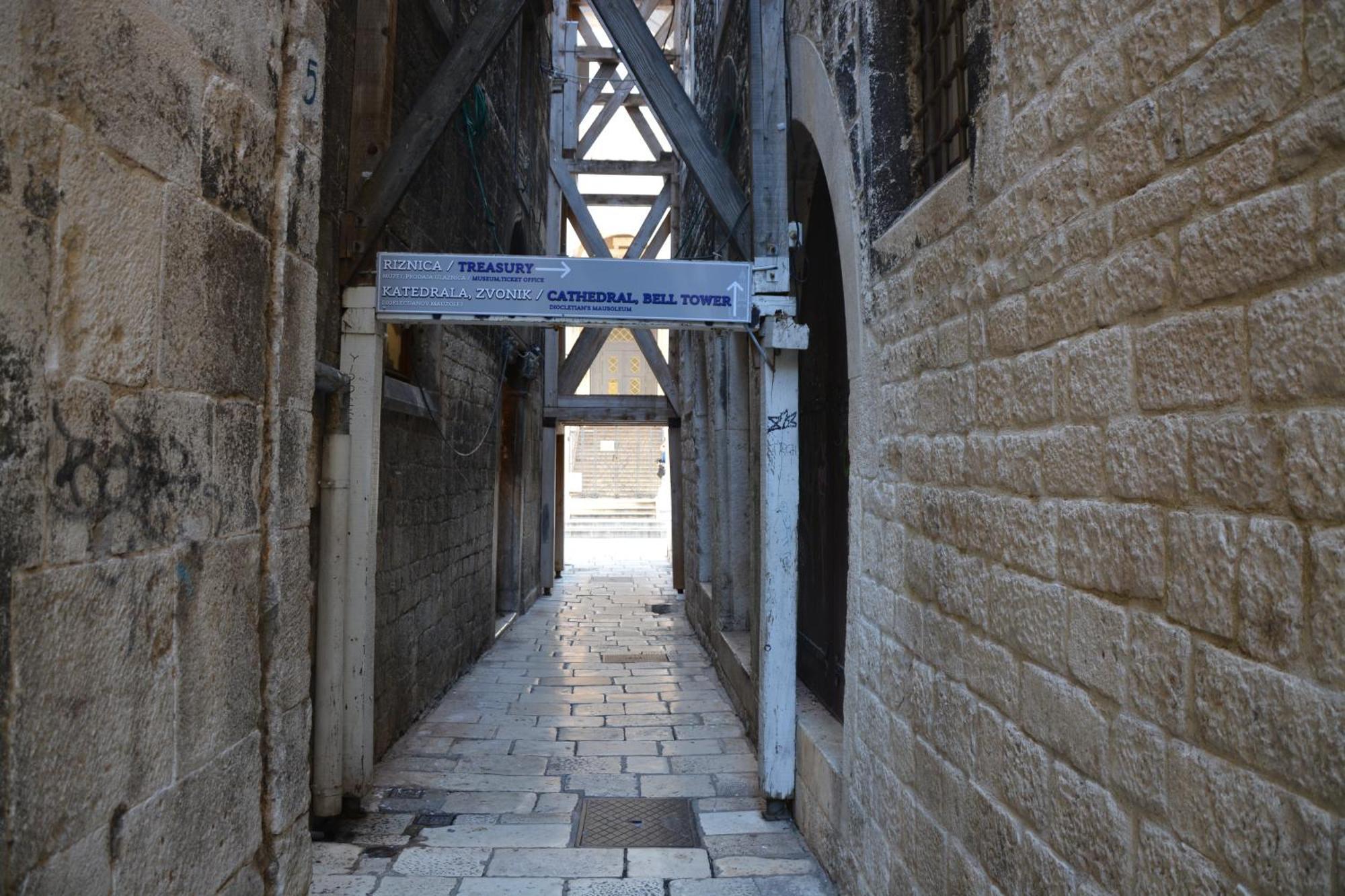 Largo Apartment In The Heart Of Diocletian Palace Сплит Екстериор снимка
