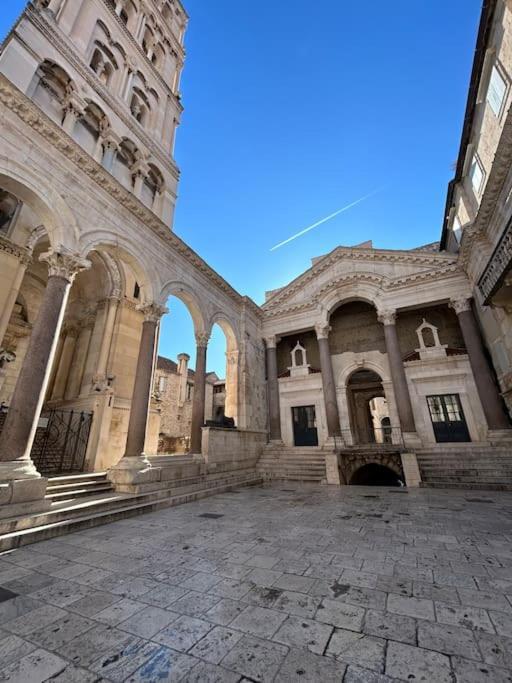 Largo Apartment In The Heart Of Diocletian Palace Сплит Екстериор снимка